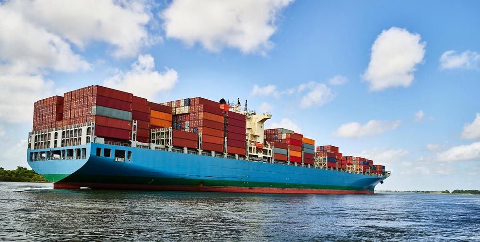 How to Choose the Best Freight Forwarder to the USA: Key Factors to Consider